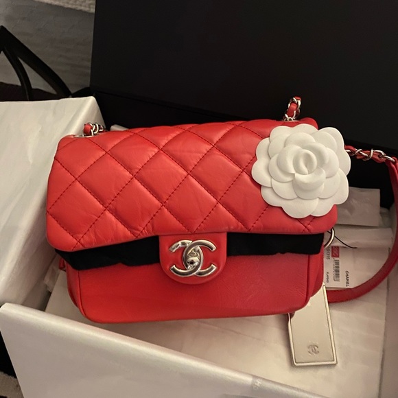 ❌SOLD❌RED CHANEL CAMERA BAG SHW CROSSBODY KEYCHAIN - Picture 3 of 15